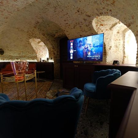Secret Jacuzzi Mons - Parking Prive Gratuit Bed & Breakfast Luaran gambar