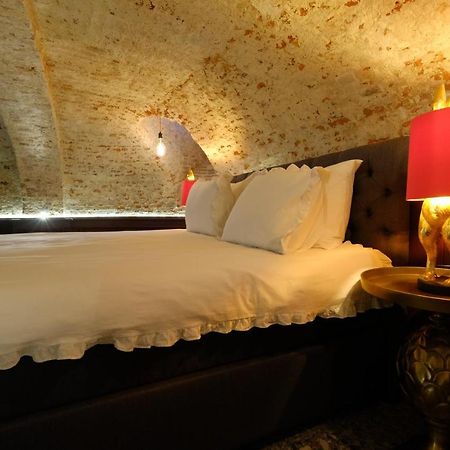 Secret Jacuzzi Mons - Parking Prive Gratuit Bed & Breakfast Luaran gambar