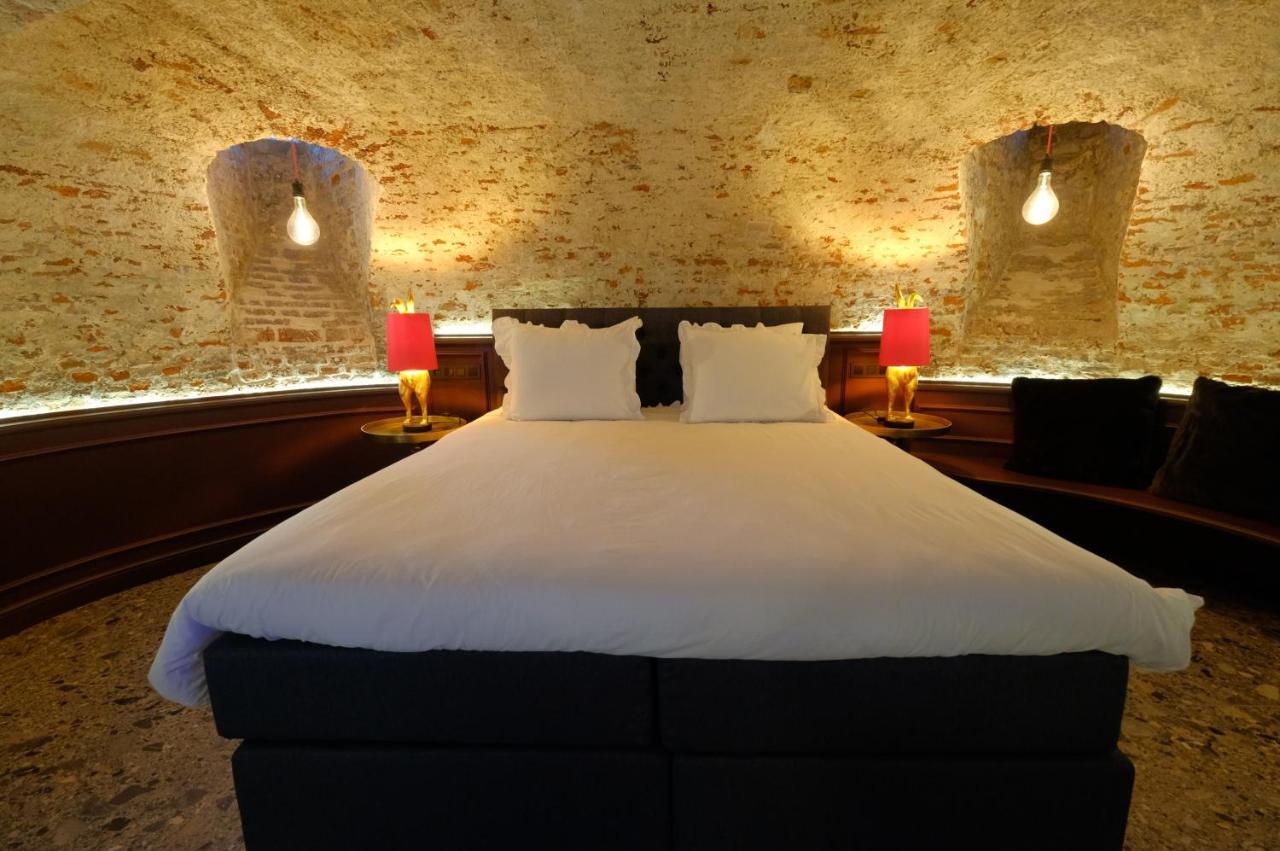 Secret Jacuzzi Mons - Parking Prive Gratuit Bed & Breakfast Luaran gambar