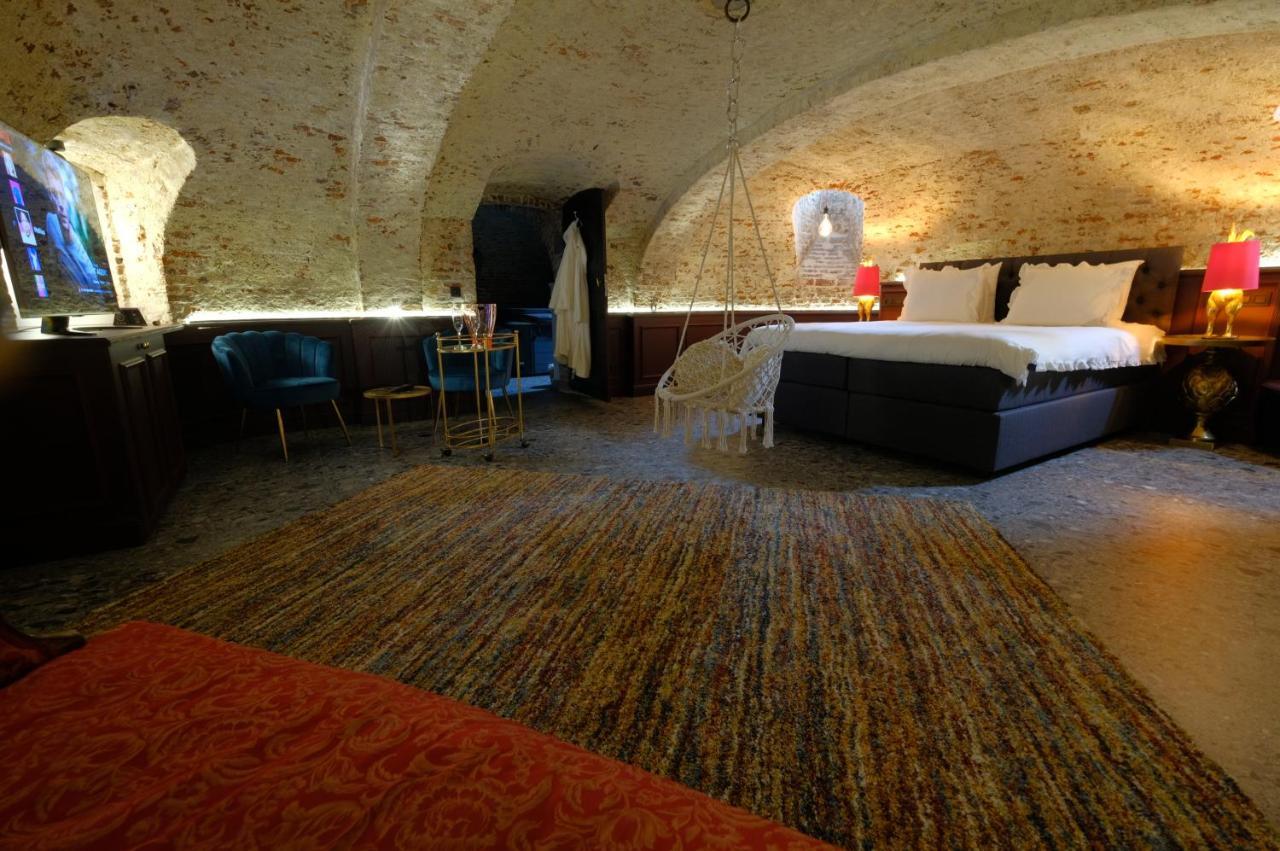 Secret Jacuzzi Mons - Parking Prive Gratuit Bed & Breakfast Luaran gambar